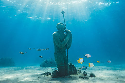 virtuoso-man-sculpture-garden-nassau-bahamas-breef.jpg