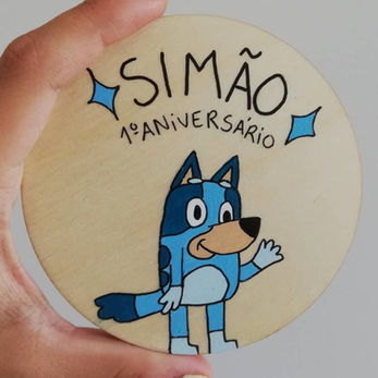 Mini-placa em madeira personalizada (10cm de diâmetro)