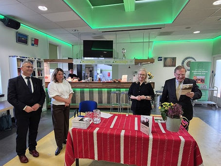 Könyvbemutató Hágában a Mikes Kör évi tanulmányi napján