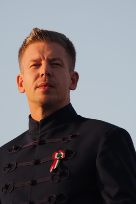 Magyar Péter 2020 március 15-én a Hősök terén (fotó: Bánhalmi Norbert)