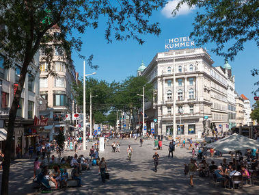 Itthon vagy otthon? - Két pályamunka