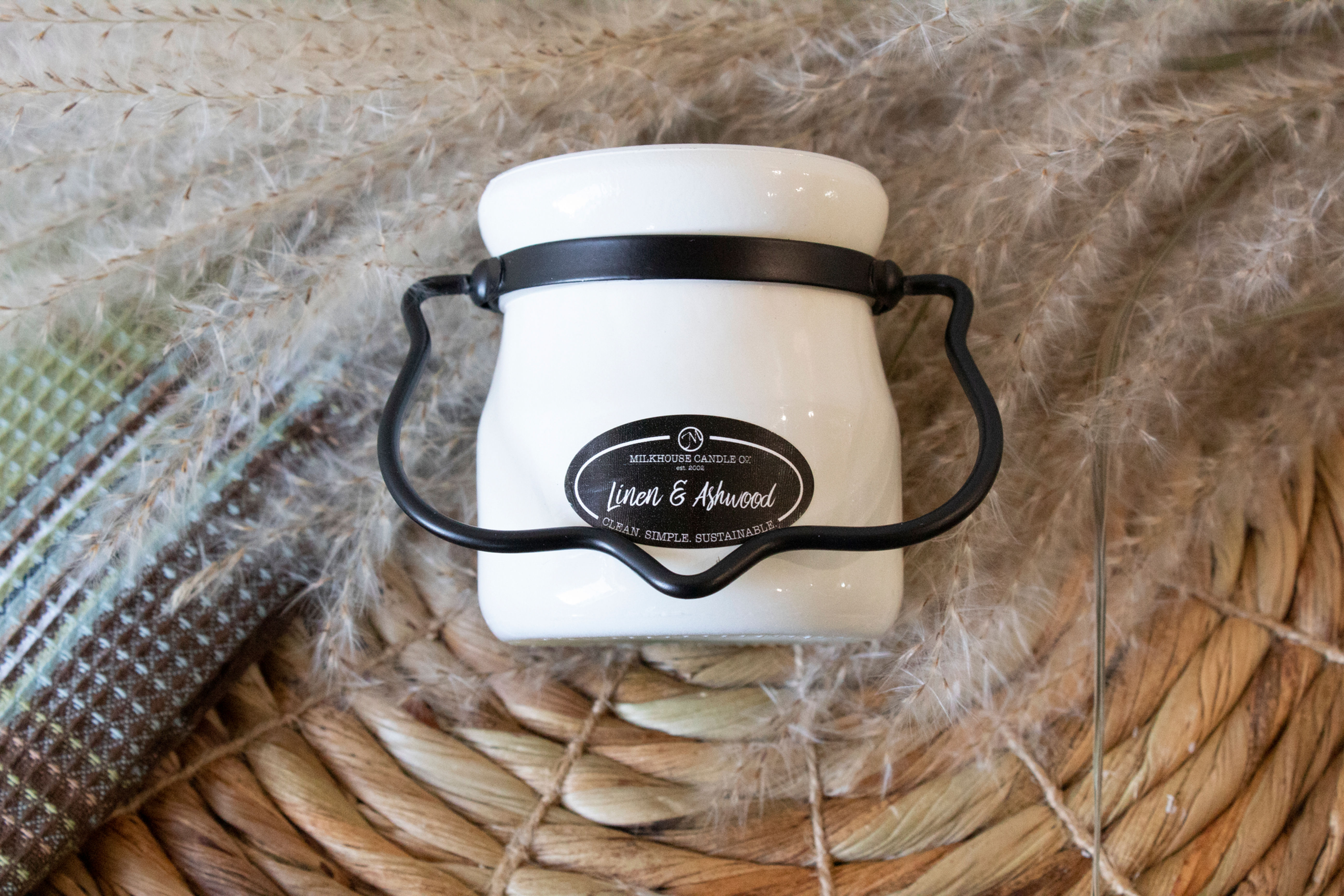 Milkhouse Candle CO - Linen & Ashwood