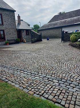 cour en pavé