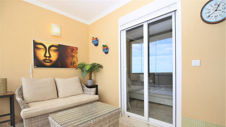 Apartment_Juna_Estepona_Blick_von_der_anderen_Seite_Balkon