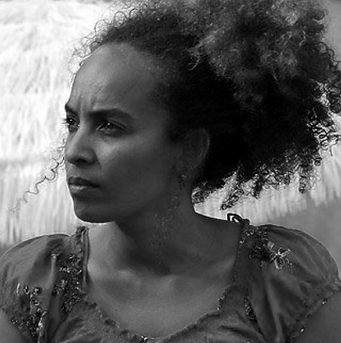 LUCIA PIEDRA.png