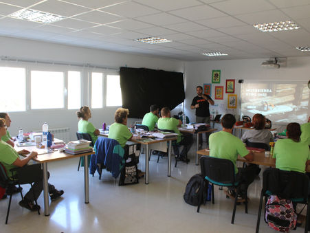 CURSO DE MOTOSIERRA Y DESBROZADORA STIHL