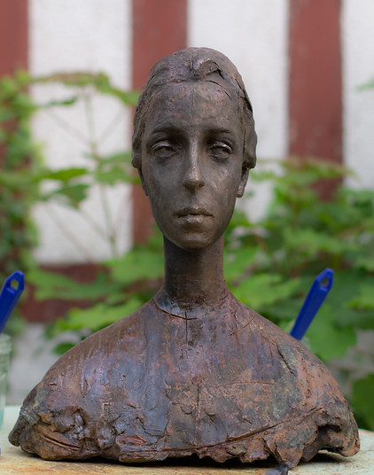 Sculptor Irina Shark, Bronze sculpture La flle de Manzu