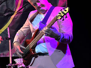 Chasing Mondays / Meinrad Rutschmann / Bass