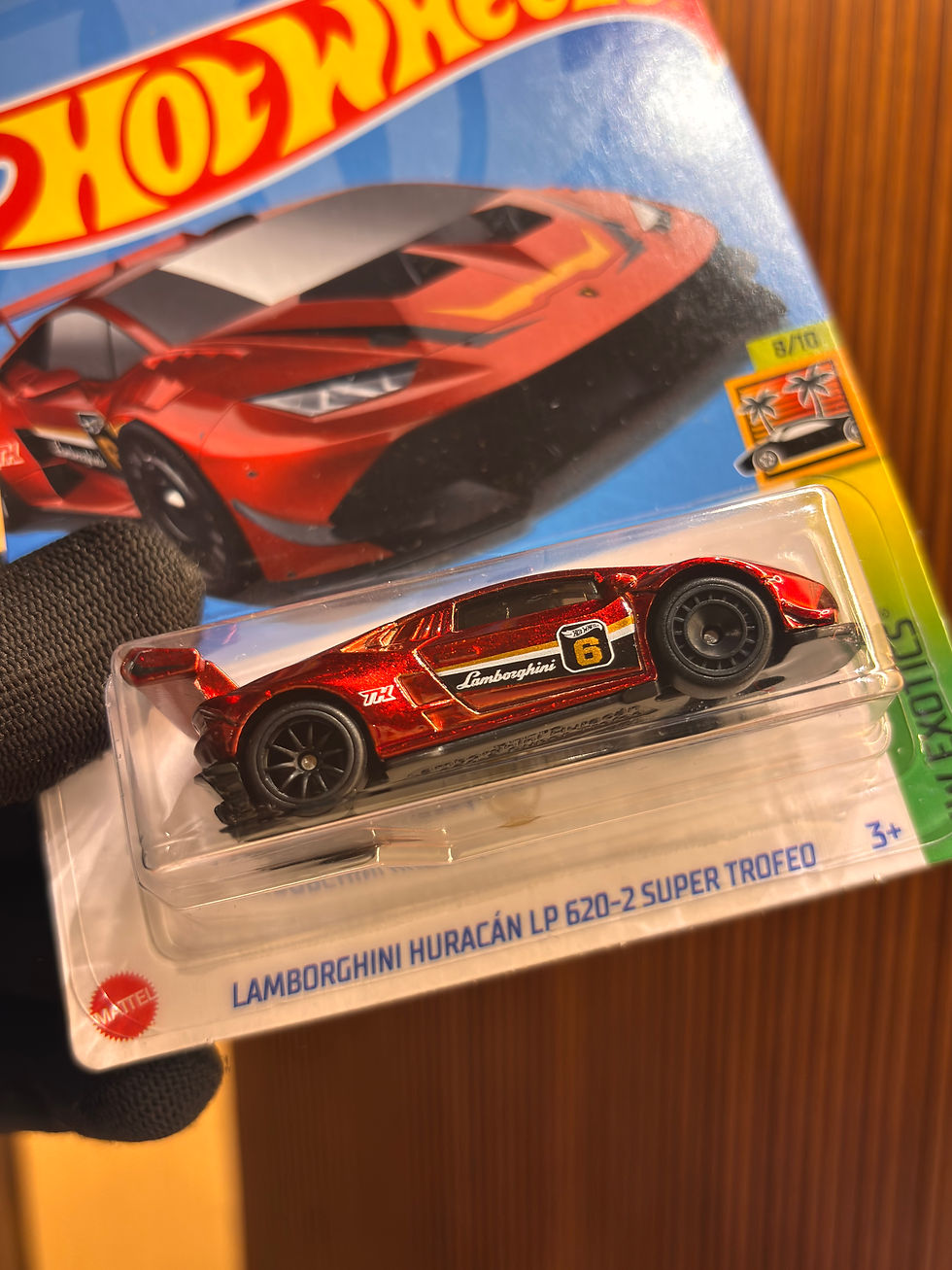 Hot Wheels Lamborghini Huracán LP 620-2 Super Trofeo Super Treasure Hunt diecast car.
