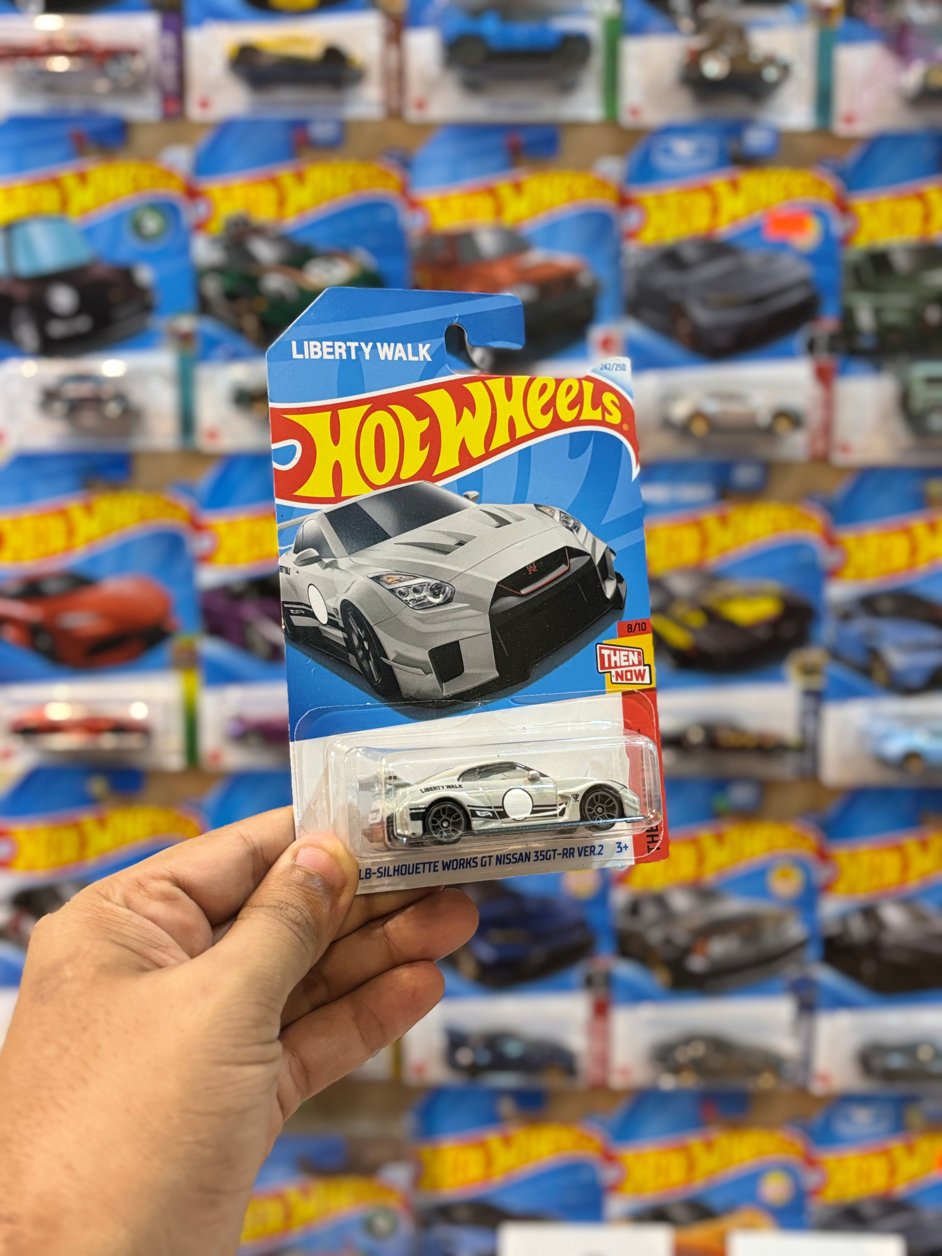 LB SILHOUETTE WORKS GT NISSAN 35GT-RR VER.2