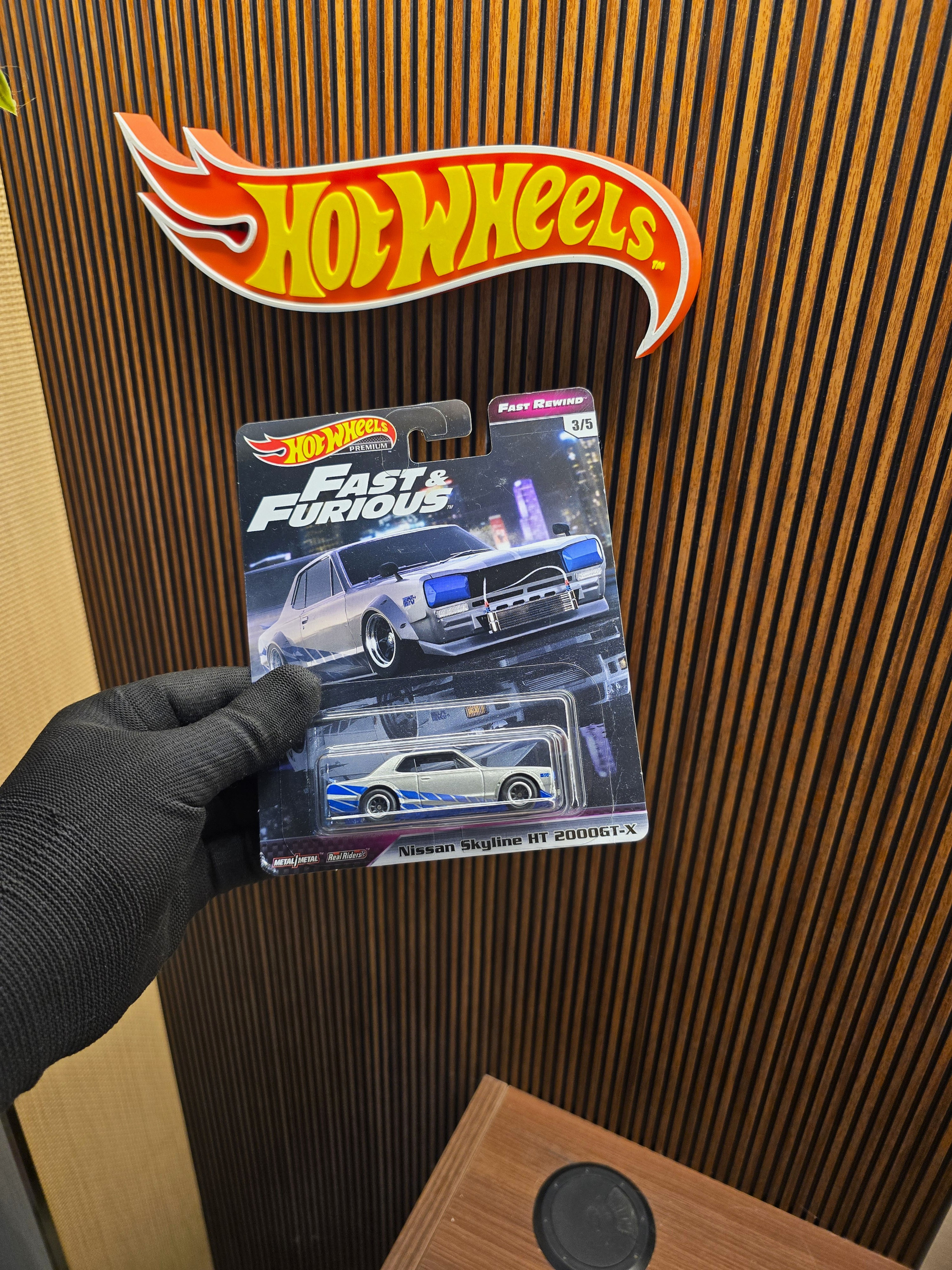 Hot Wheels Nissan Skyline HT 2000GT-X 1:64 diecast classic JDM collectible model