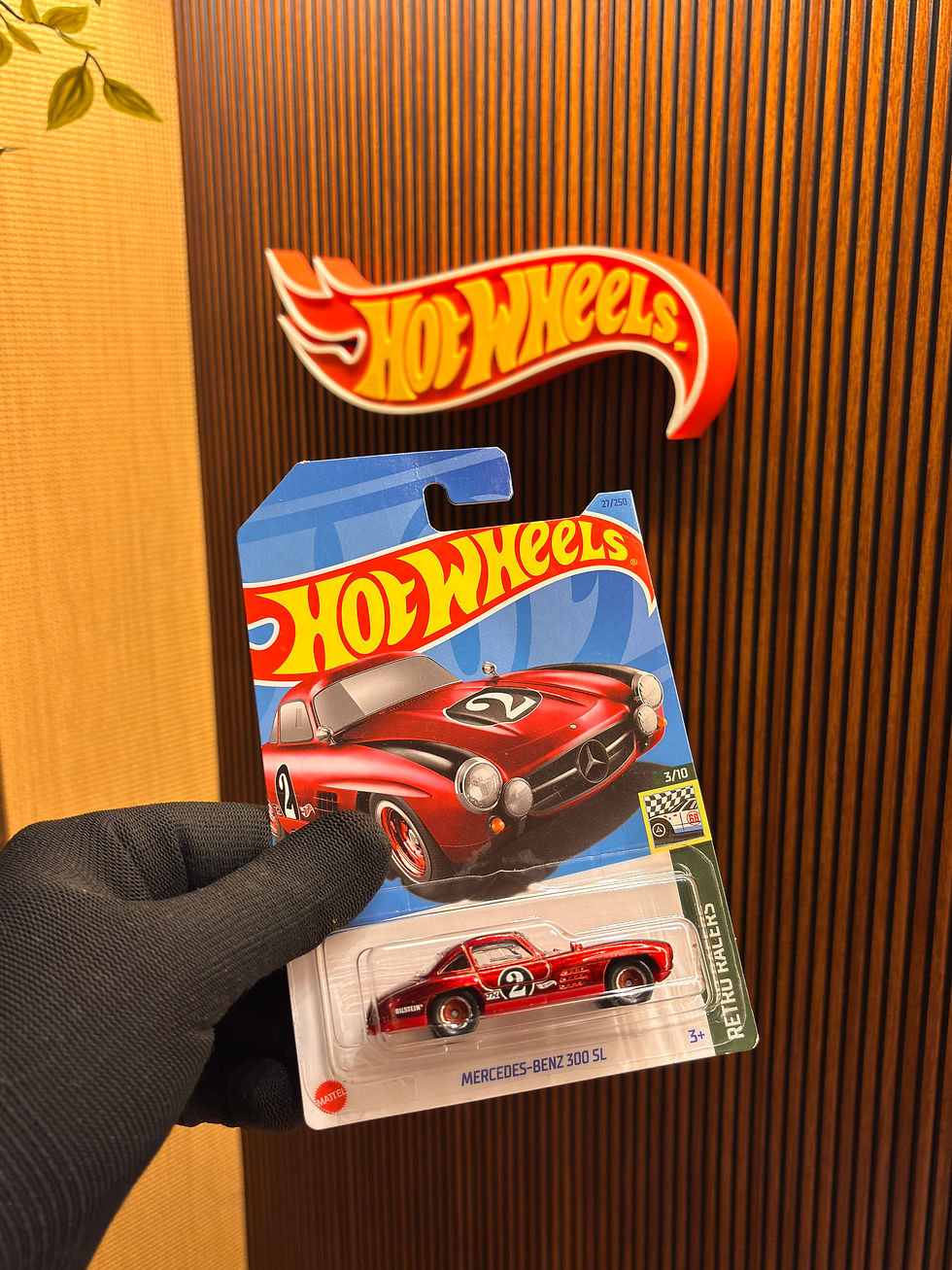 Hot Wheels Mercedes-Benz 300 SL Super Treasure Hunt 1:64 scale diecast with Spectraflame finish and Real Riders wheels.