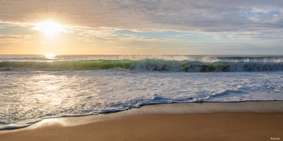 Vague au soleil levant à Messanges. Photographie d'art des Landes, Cliché Salé.