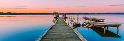 Ponton d'Azur au lever du jour au Lac de Soustons. Photographie d'art des Landes, Cliché Salé.