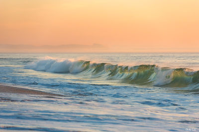 Vague au coucher de soleil à Vieux-Boucau. Photographie d'art des Landes, Cliché Salé.