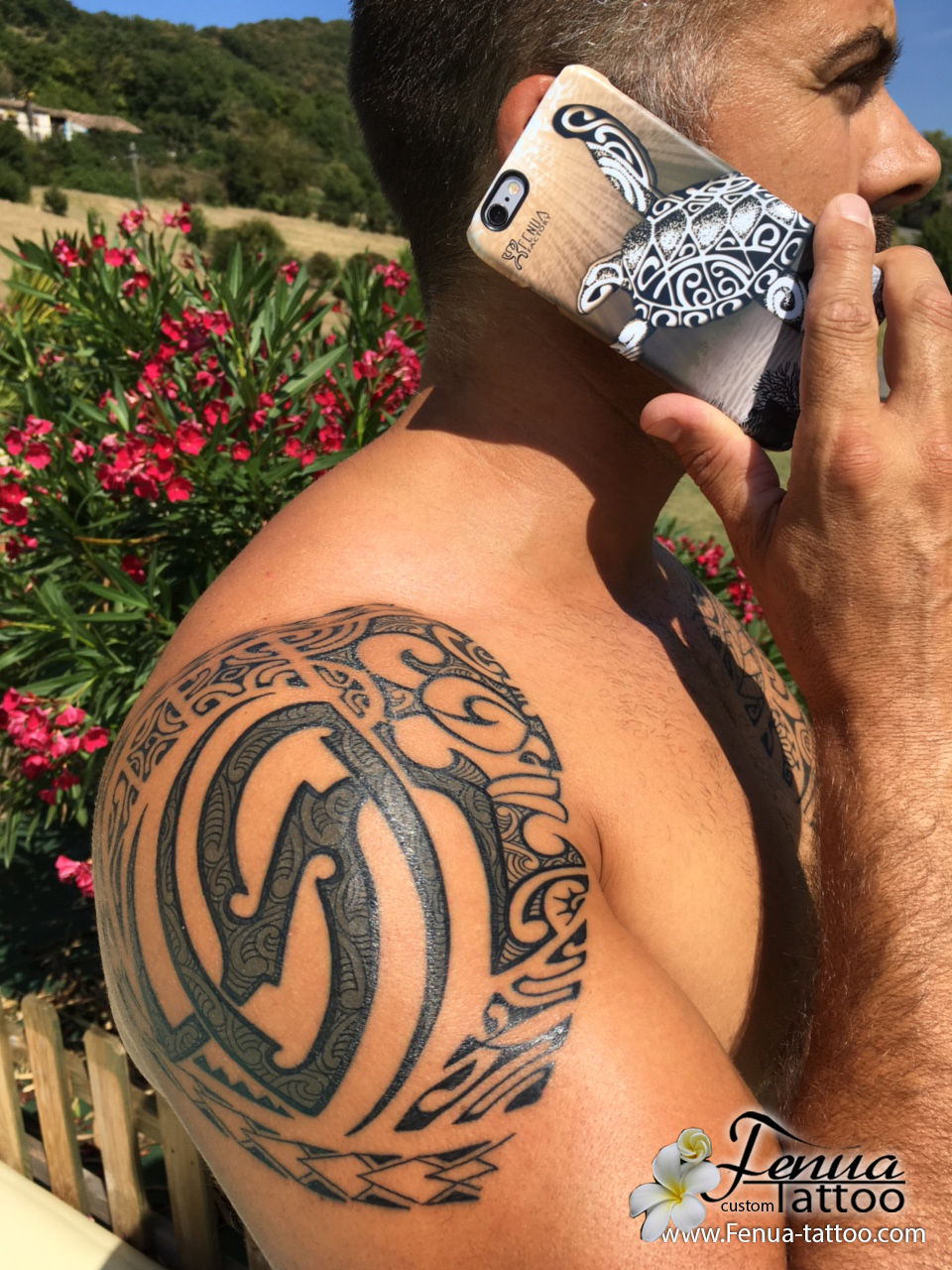 custom tatouagetribale polynesien epaule par fenua tattoo fenua factory