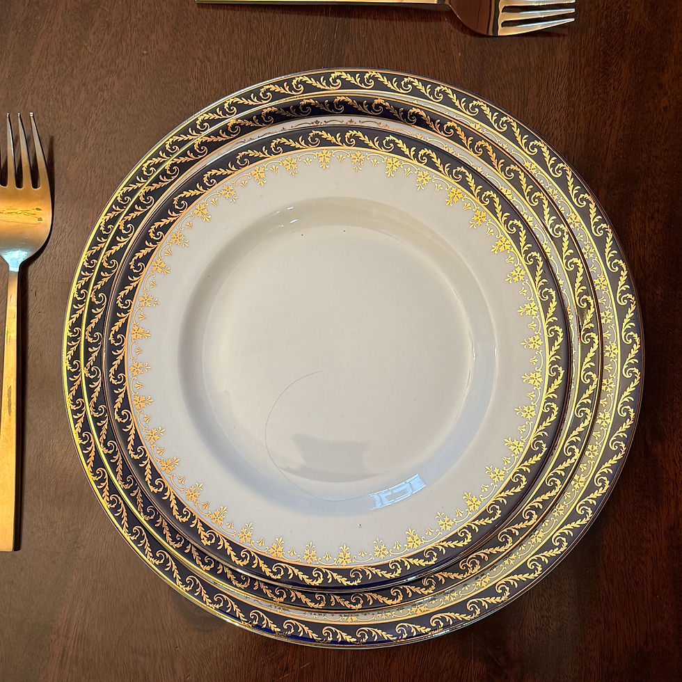 Thumbnail: Bleu de Roi Meakin 6-place Dinner Service 1945-