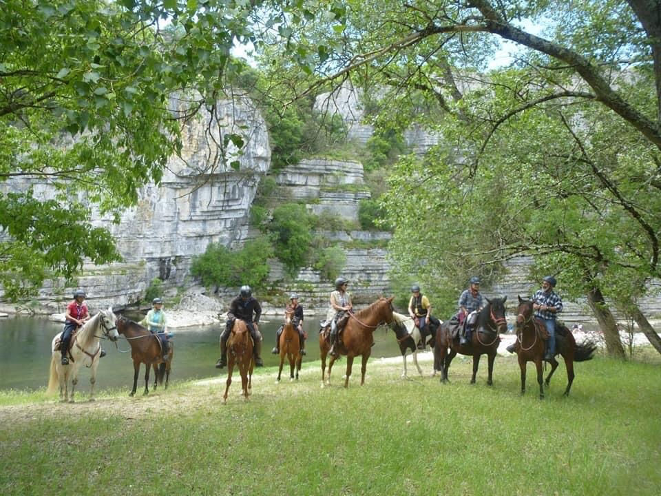 Randonnées et balades à cheval au Centre équestre du Rouret en Ardèche