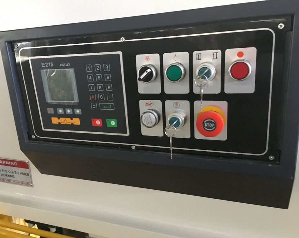 Thumbnail: CIZALLA HIDRAULICA CORTE PENDULAR