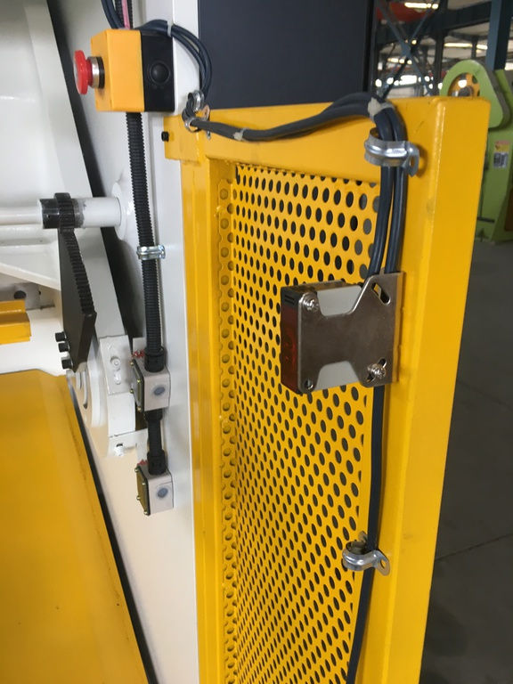 Thumbnail: CIZALLA HIDRAULICA CORTE PENDULAR