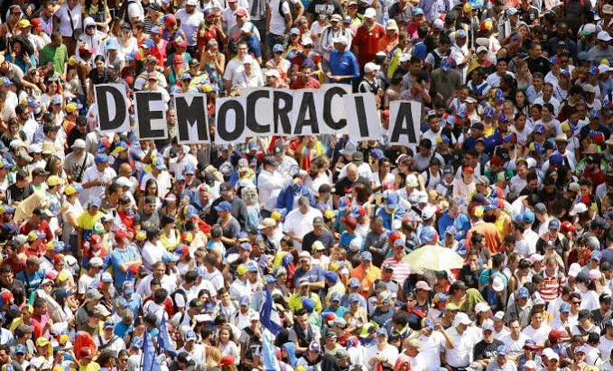 Democracia, escola e (multi)letramentos