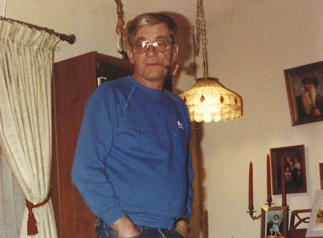 Bill at home, Sierra Vista, AZ_edited.jpg