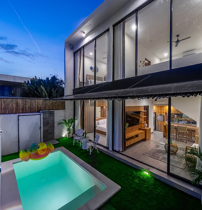 01 Turquoise Villa - Garden.jpg