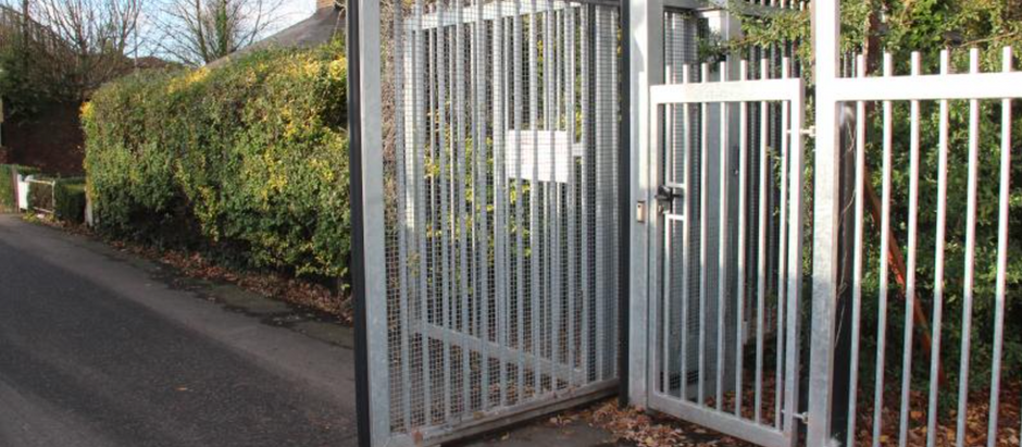 Combination of commercial for G R Wrights