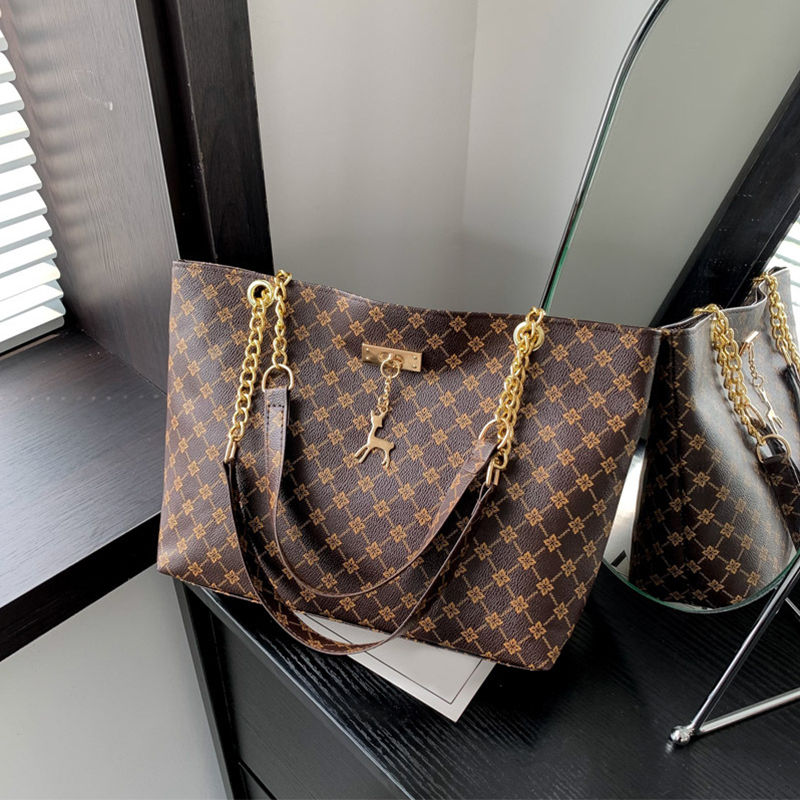 Thumbnail: Luxe Soft Leather Tote Bag