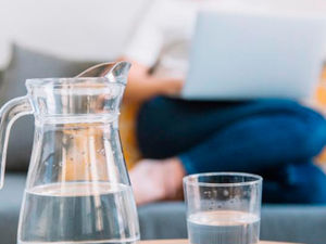 Como prevenir enxaqueca com a ajuda da água mineral