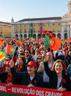 De 25 April menigte in Lissabon