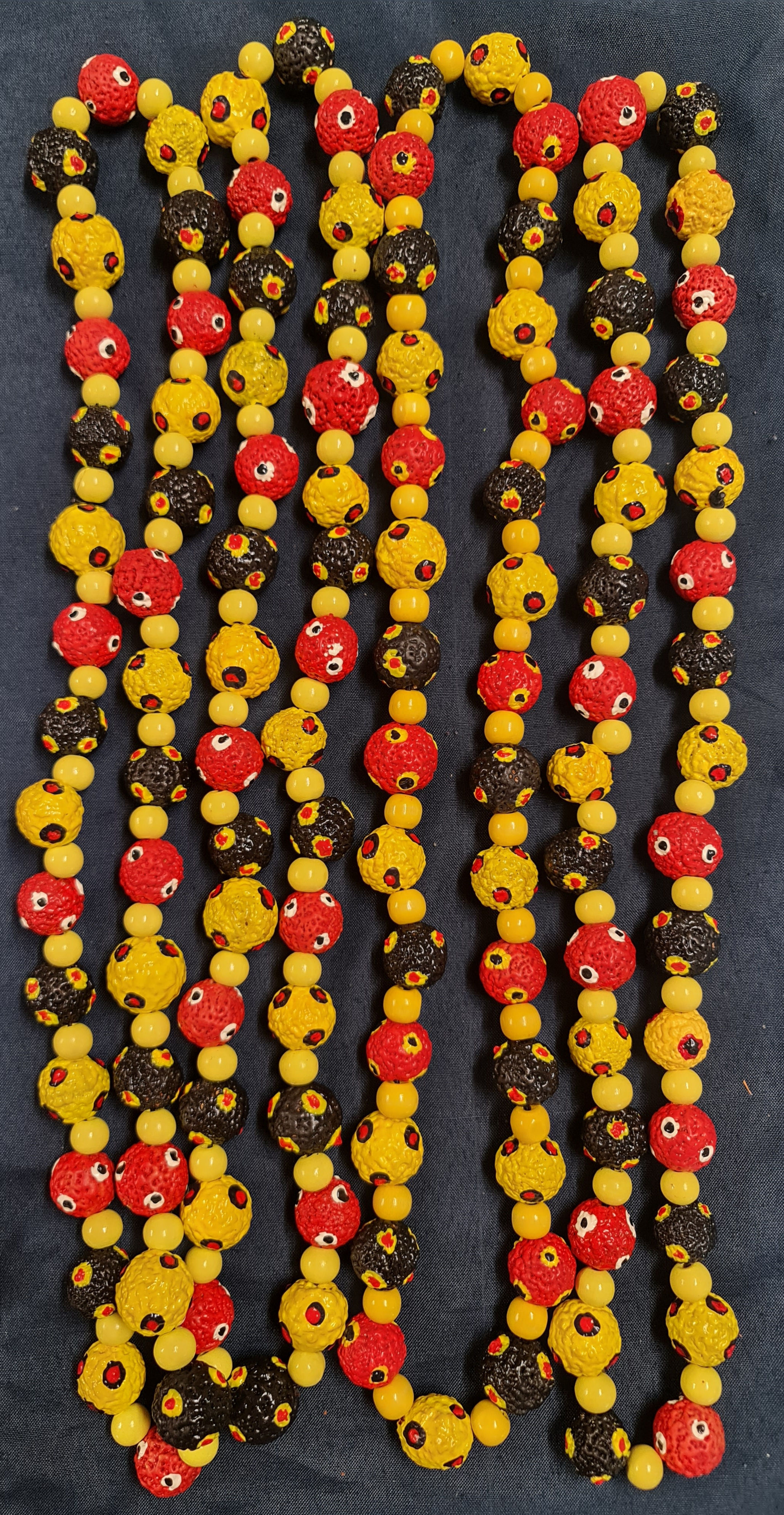 Quandong seed / yellow center's A08