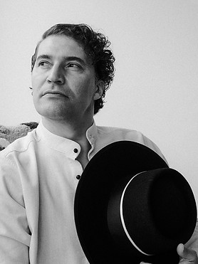 Retrato de Santiago Escobar-Jaramillo x Rafael Delafiut.jpg