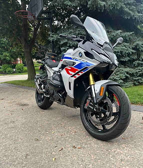 BMW R1300RS Cover.jpg
