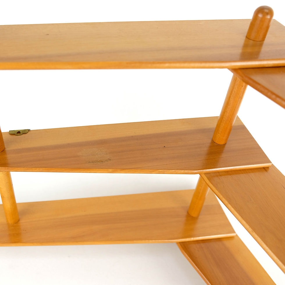 Thumbnail: Vintage Corner Shelf