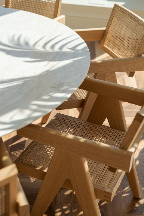 Mesa de jantar com detalhes Daylight | Design de Interiores | Arquitetura | Lisboa