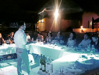 Deliciosa cata de vinos frente al mar de Cancún