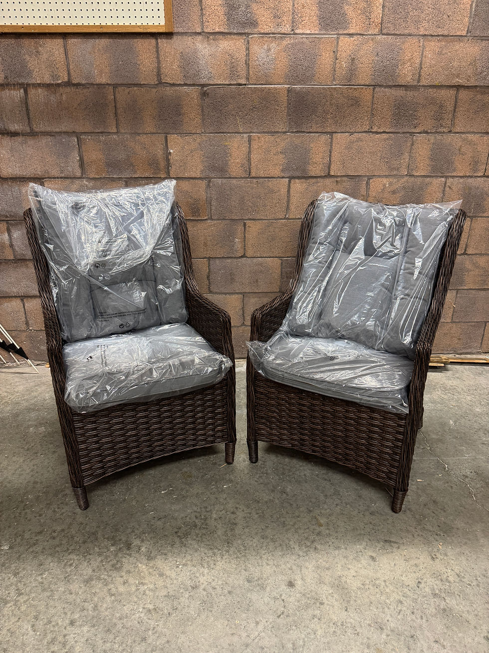 Thumbnail: 1427 - 5 Pc Dining Set