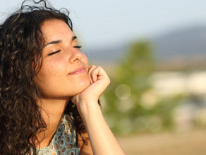 Confesiones de una universitaria soltera: Hablando sola y descubriendo sus deseos