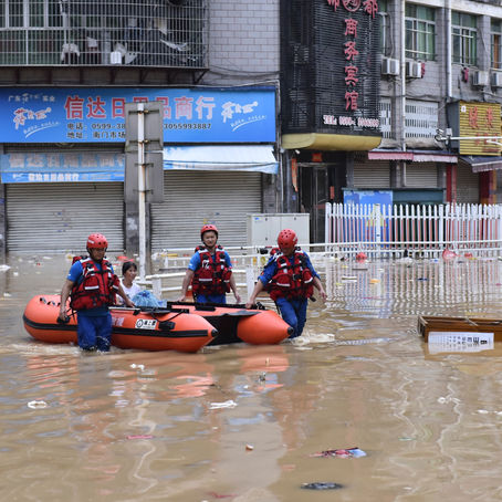 South China floods leave tens of thousands to homeless