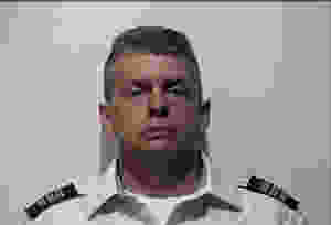 Pilot in Kentucky arrested on triple murder charges