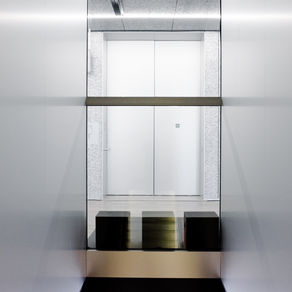 Lift Etiquette: Polite Manners in a Crowded Lift