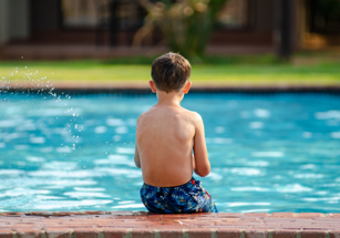 Que faire si mon enfant a peur de l’eau ?