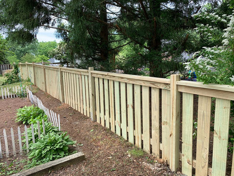 outdoor fence build and installers