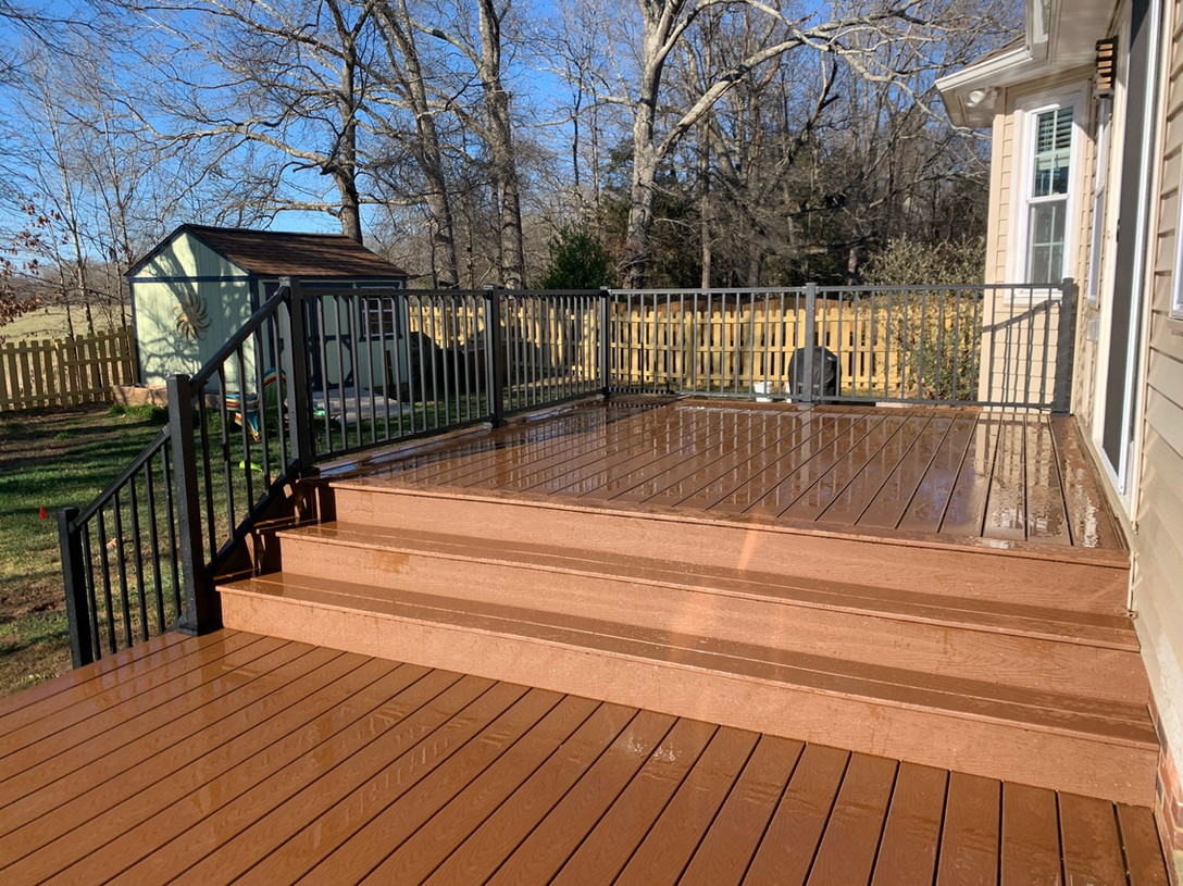 Outdoor Fence & Deck Contractors Greenville, Spartanburg