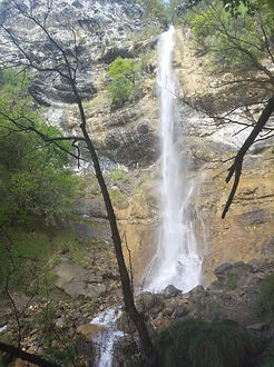 Canyoning avec moniteur indépendant autour de Grenoble, Lyon, Valence et Chambéry. Venez vous rafraîchir dans les massifs du Vercors et de la Chartreuse.
