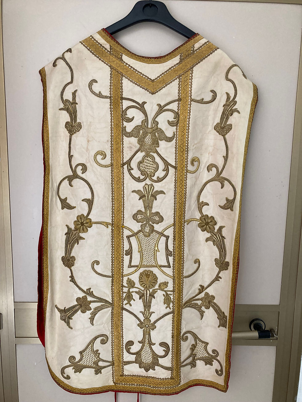 Miniatura: Pianeta bianca interno rosso