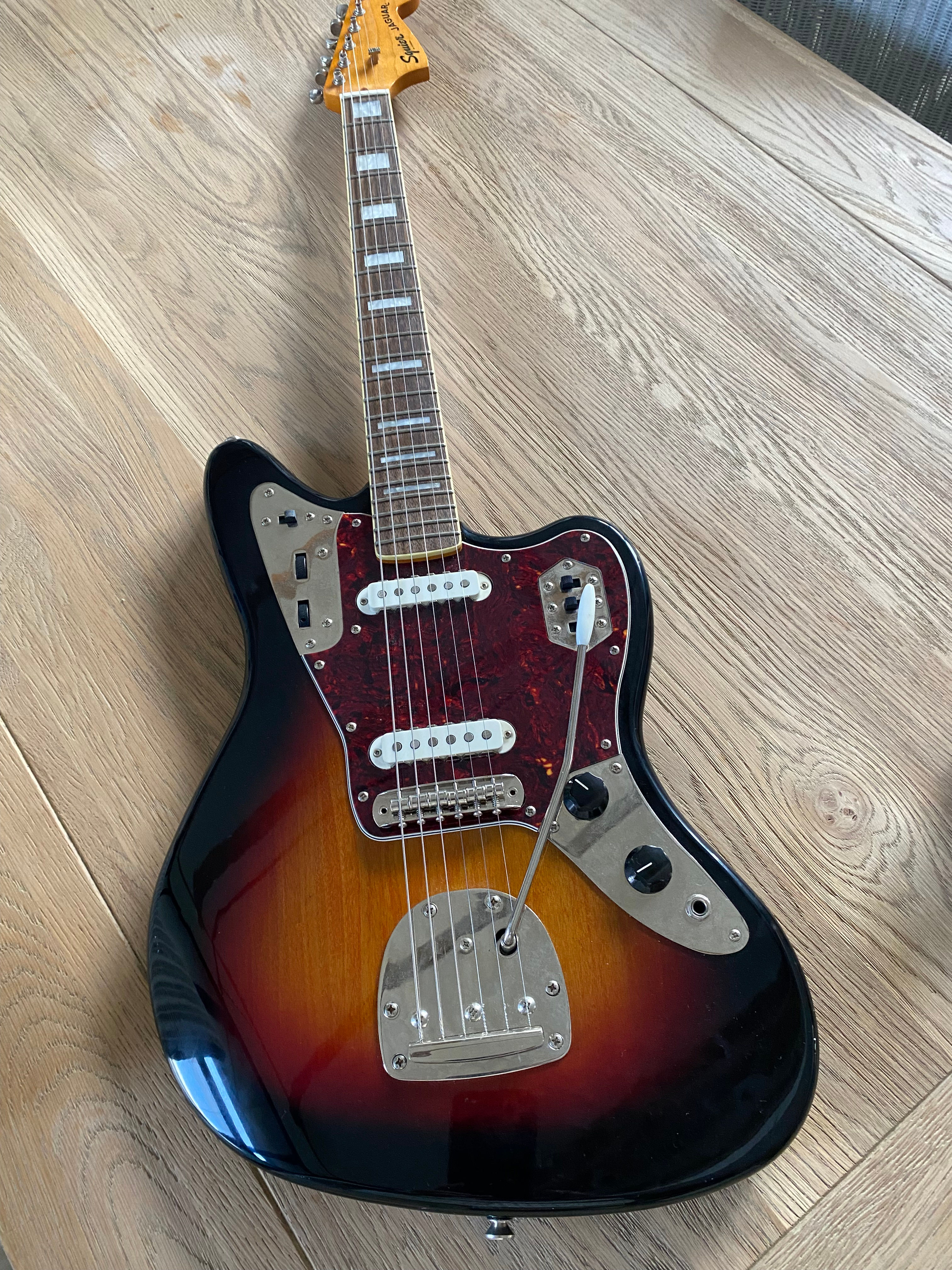Squier Classic Vibe 70s Jaguar