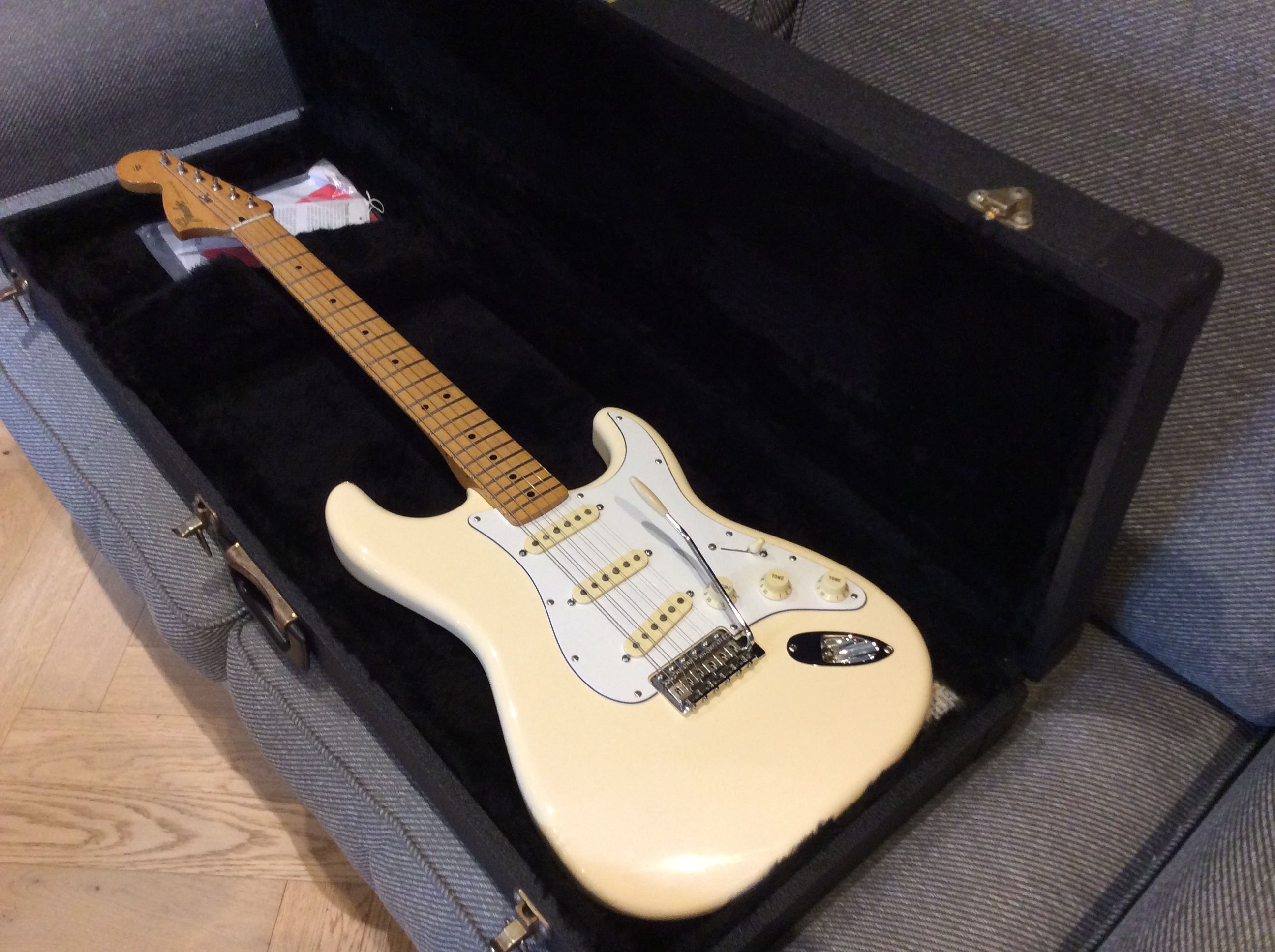 Fender Jimi Hendrix 2015 Sratocaster