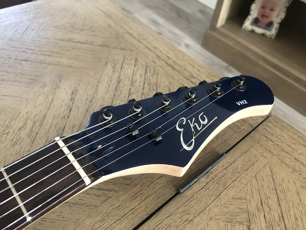 Thumbnail: Eko VH2 Super Strat